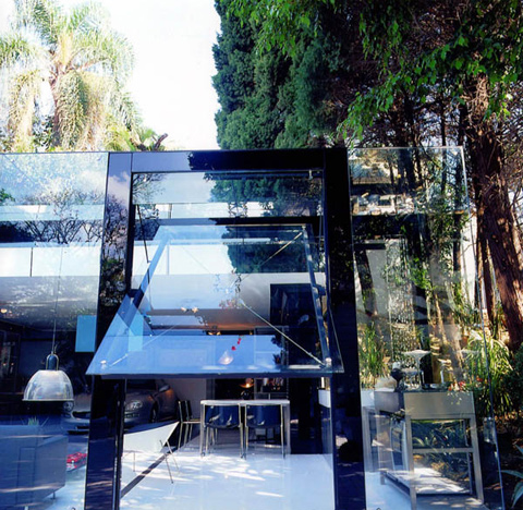 A Modern Live-In Glass Garage | WooHome