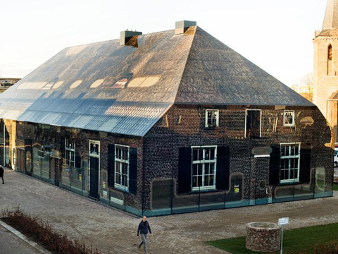 Modern Glass Building Printed With An Old Farmhouse Facade | WooHome