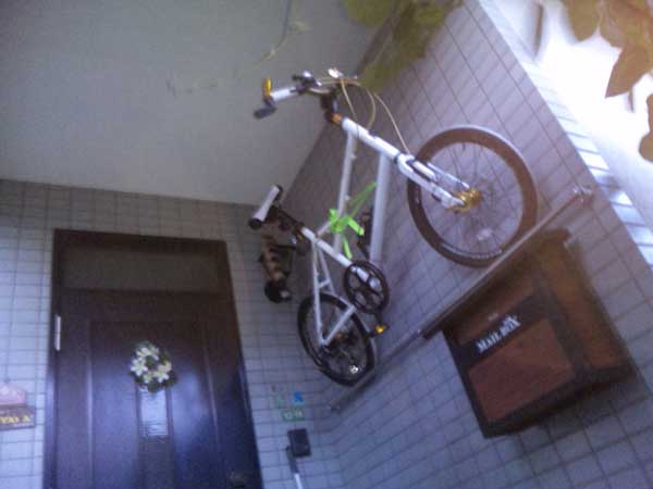 How-To-Park-Your-Bike-Indoors-16