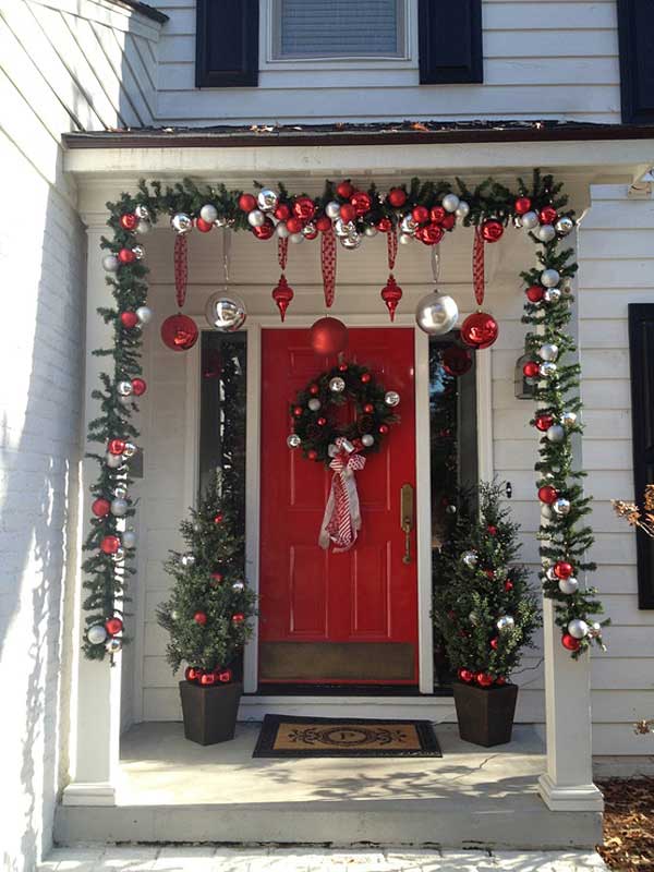40 Cool DIY Decorating Ideas For Christmas Front Porch