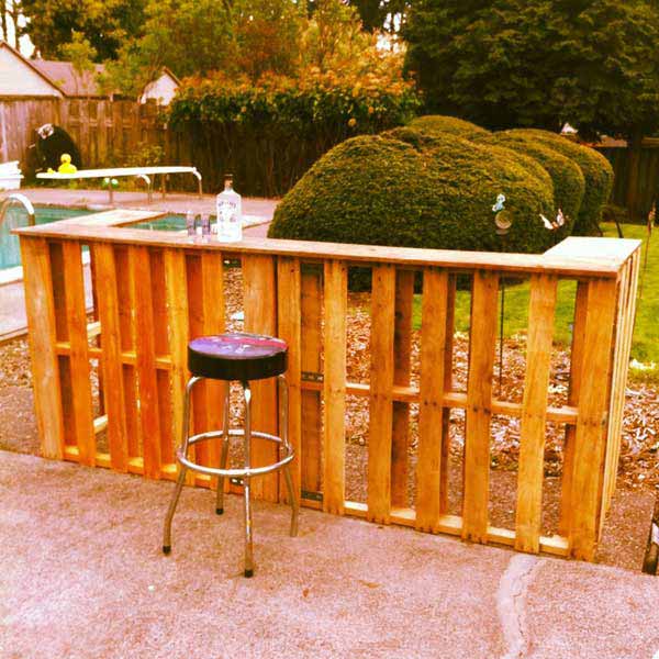 26 Creative and Low-Budget DIY Outdoor Bar Ideas - Amazing ...