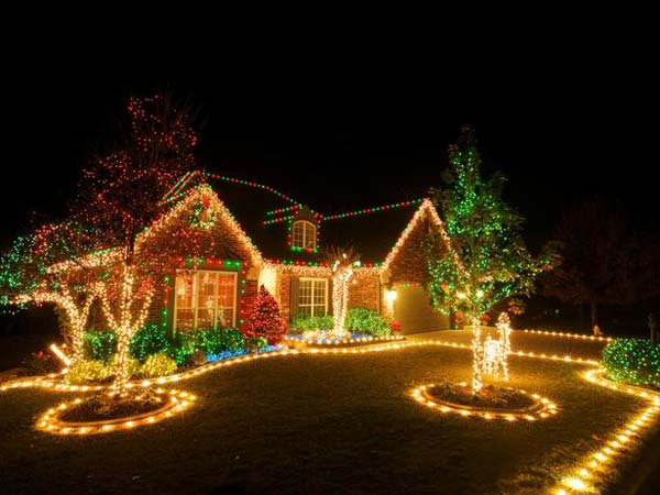 Outdoor-Christmas-Lighting-Decorations-2