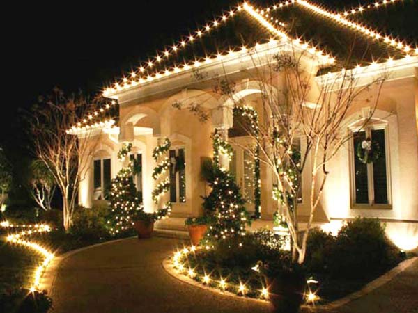Outdoor-Christmas-Lighting-Decorations-28