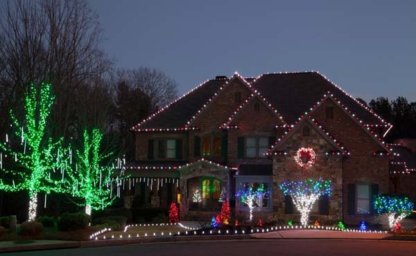 Outdoor-Christmas-Lighting-Decorations-7