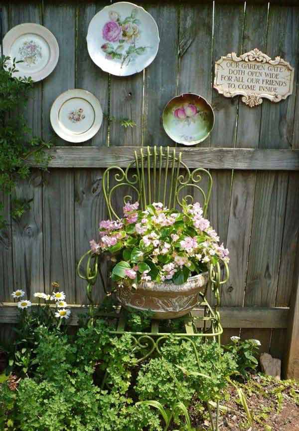 Top 23 Surprising DIY Ideas To Decorate Your Garden Fence