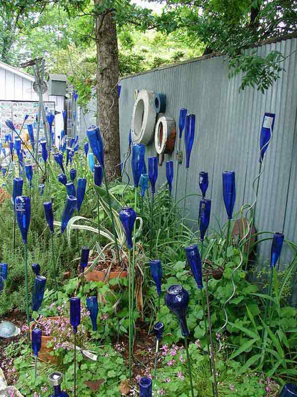 19 Easy DIY Ideas Decorate Outdoor Space with Wine Bottles