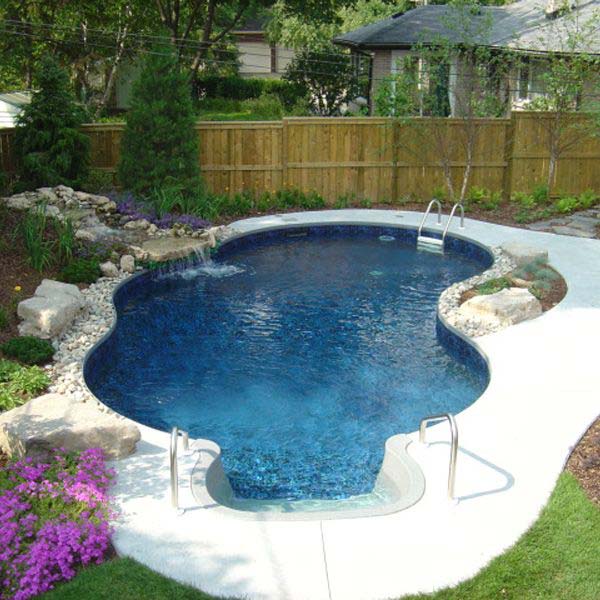 Modern Pool Small Yard for Large Space