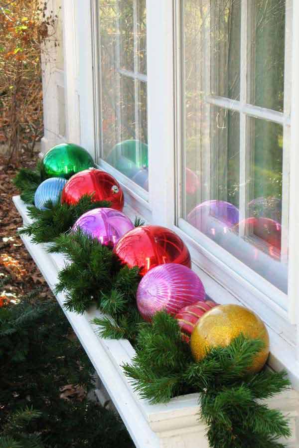 Top 30 Most Fascinating Christmas Windows Decorating Ideas  Amazing