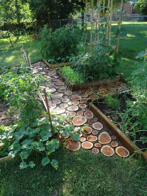 25-Lovely-DIY-Garden-Pathway-Ideas-06