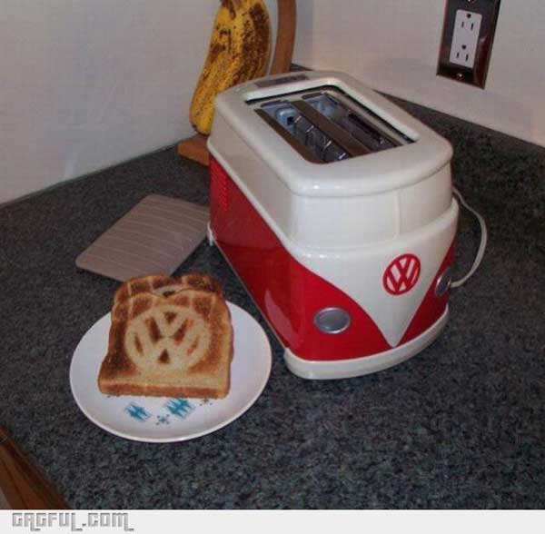 Rare-VW-Bus-Toaster-And-Toast-For-Your-Next-Hippie-Inspired-Breakfast