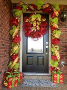40 Cool DIY Decorating Ideas For Christmas Front Porch - Amazing DIY, Interior &amp; Home Design