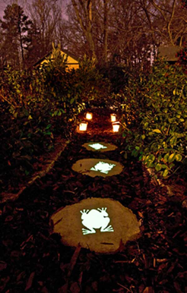 23 diy stepping stones to brighten any garden walk