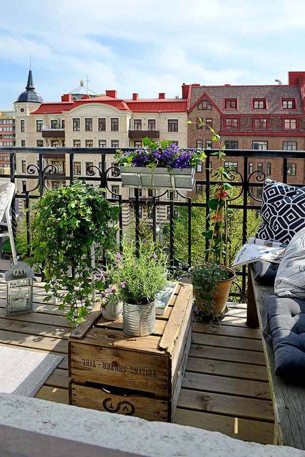 Small-Balcony-Garden-ideas-5