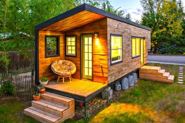 A Woman Bypasses Mortgage Payments Builds a Tiny House