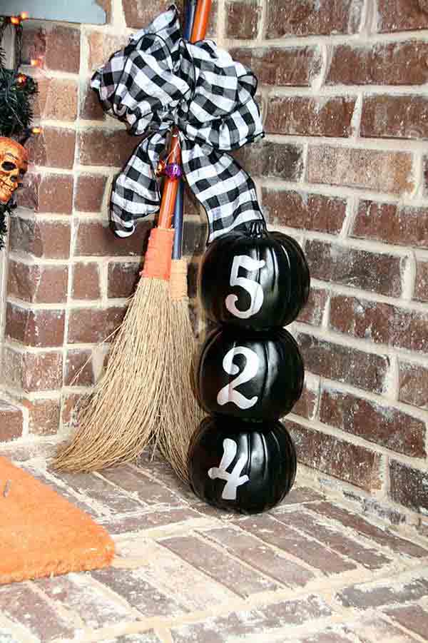 Halloween-porch-ideas-23-2