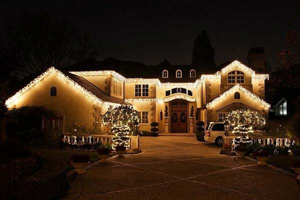 Outdoor-Christmas-Lighting-Decorations-34
