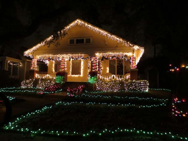 Top 46 Outdoor Christmas Lighting Ideas Illuminate The Holiday Spirit ...