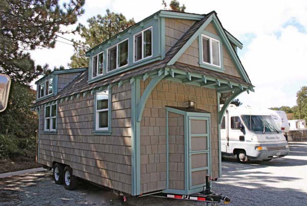 craftsman-bungalow-on-wheels-8