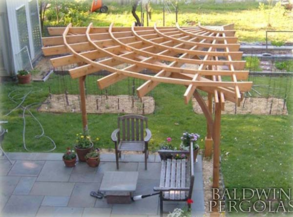 DIY-Backyard-Pergola-WooHome-1