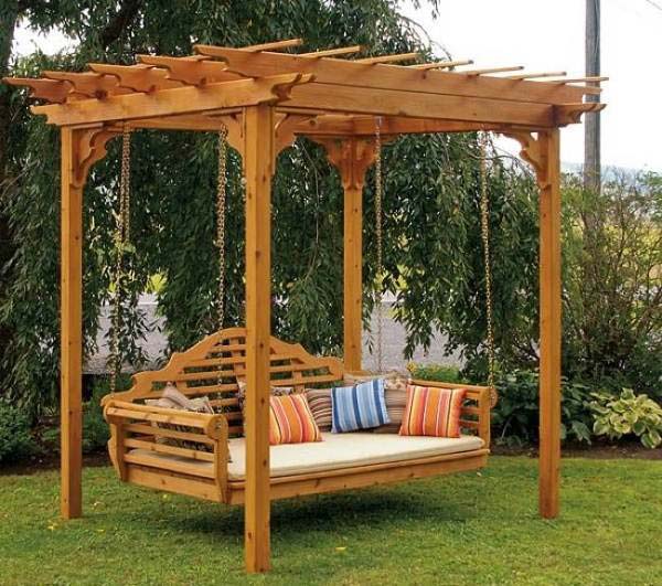 DIY-Backyard-Pergola-WooHome-10