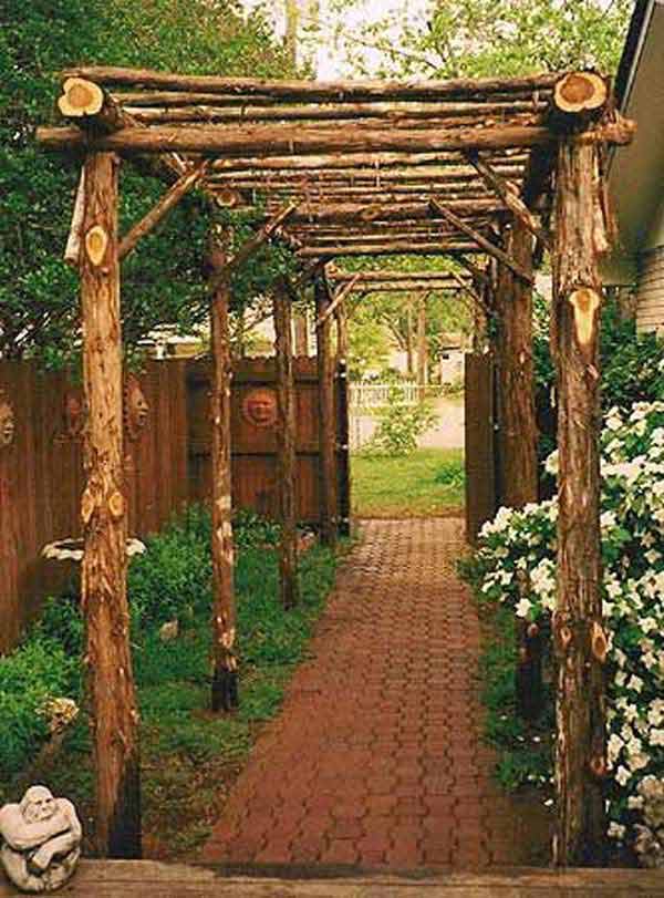 DIY-Backyard-Pergola-WooHome-23