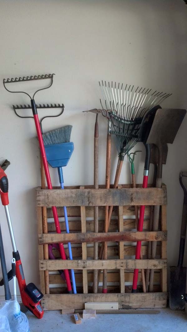 25 Easy and Cheap Pallet Storage Projects You Can Make ...