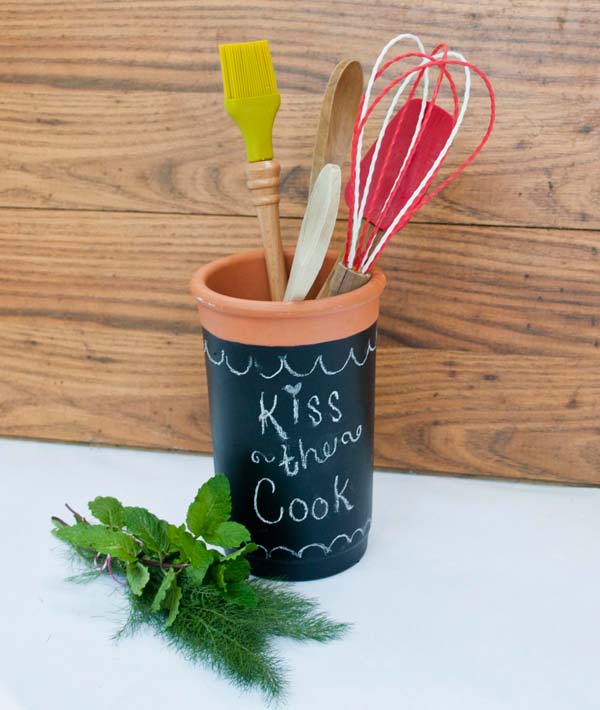 chalkboard-on-kitchen-18