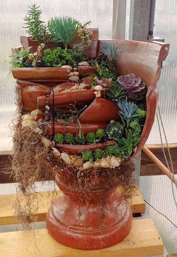 Broken-Pot-Fairy-Garden-12