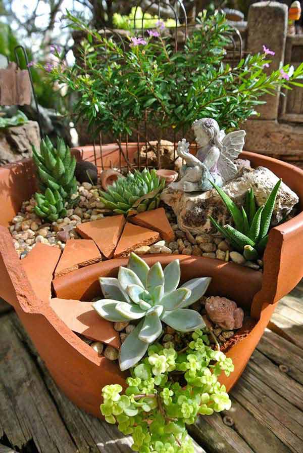 Broken-Pot-Fairy-Garden-14