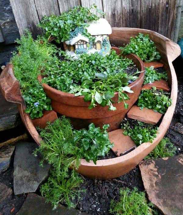 Broken-Pot-Fairy-Garden-8