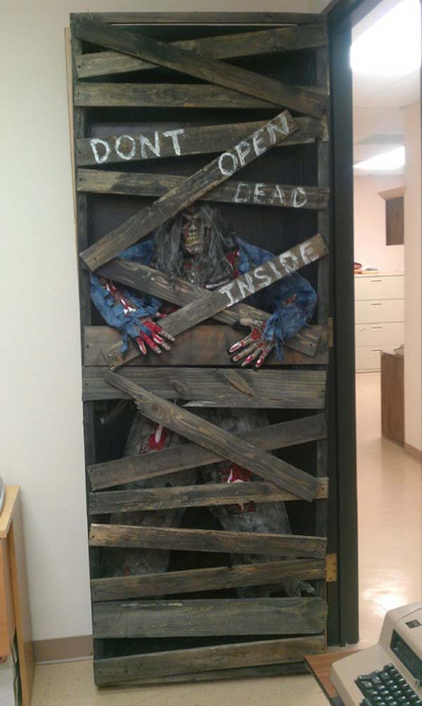 20 Halloween Decorations Crafted from Reclaimed Wood - Amazing DIY