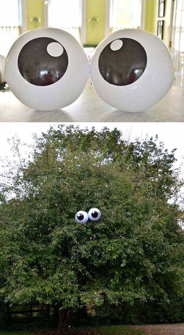 decorate-outdoor-tree-for-halloween-10