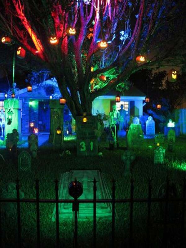 Top 21 Creepy Ideas to Decorate Outdoor Trees for Halloween - Decorate OutDoor Tree For Halloween 15