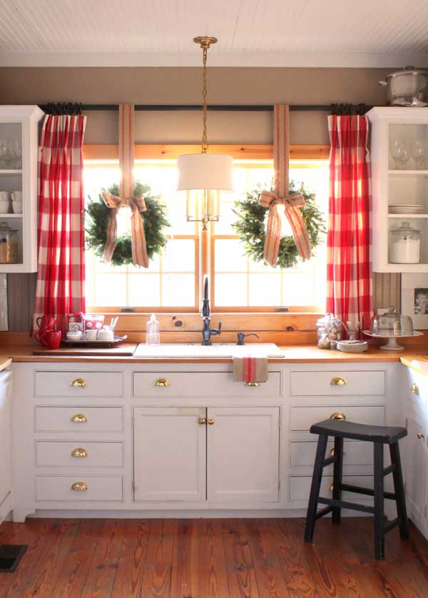 put-christmas-spirit-in-kitchen-6