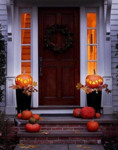 Top 22 Truly Cool Ideas to Add Fall Curb Appeal to Home - WooHome