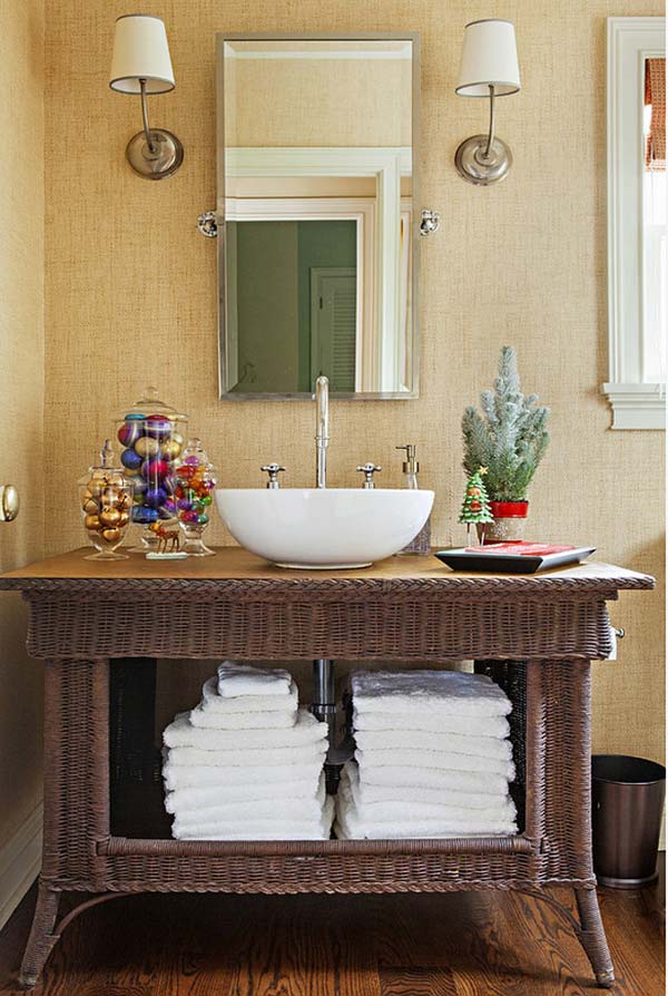 Top 31 Awesome Decorating Ideas to Get Bathroom a Christmas Look  WooHome