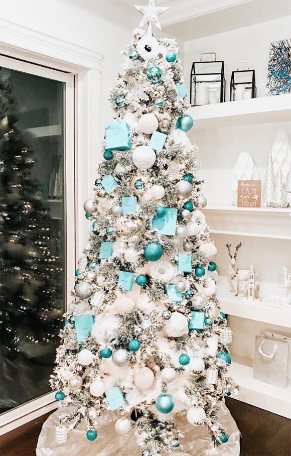31 Pretty and Unique Christmas Tree Ideas Everyone Will Love - WooHome