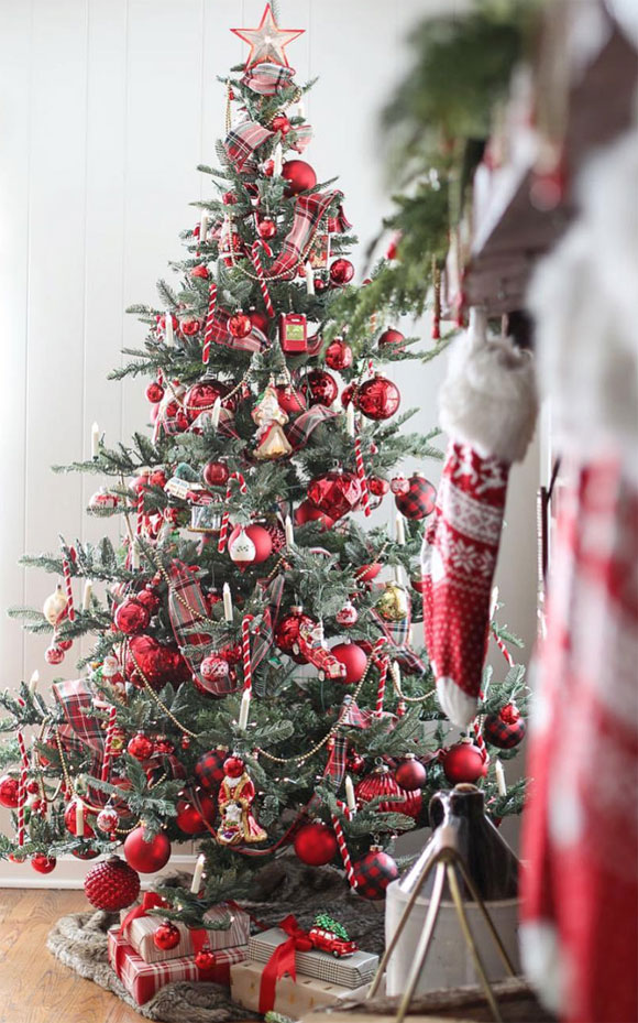 31 Pretty and Unique Christmas Tree Ideas Everyone Will Love - WooHome