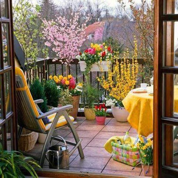 Best 12 Tiny Garden Ideas to Dress Up Your Balcony